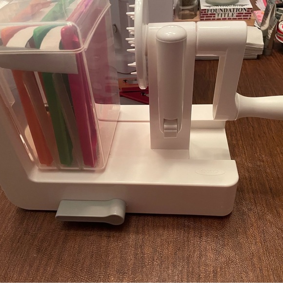 OXO Tabletop Spiralizer - Picture 5 of 10